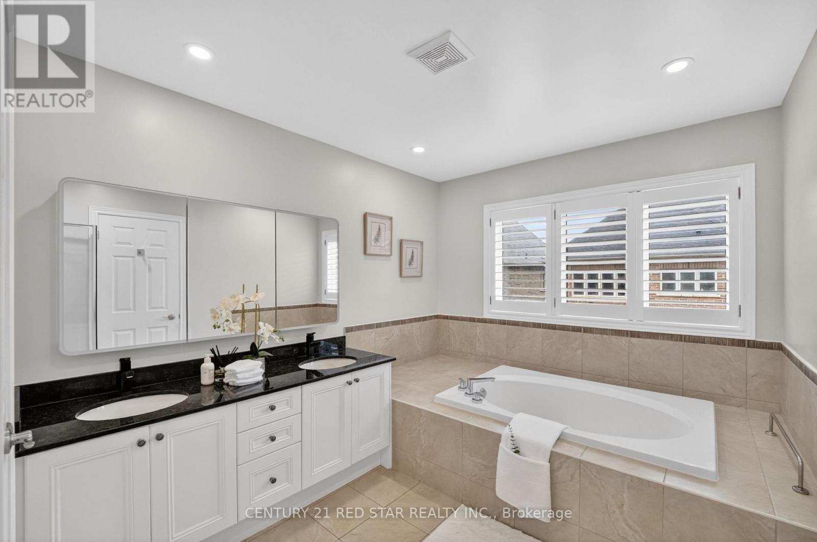 2416 Village Common, Oakville, Ontario  L6M 0S2 - Photo 26 - W12983094