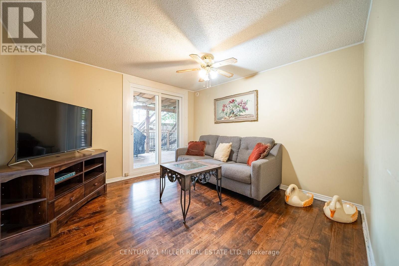 557 Trafford Crescent, Oakville, Ontario  L6L 3T4 - Photo 12 - W12983102