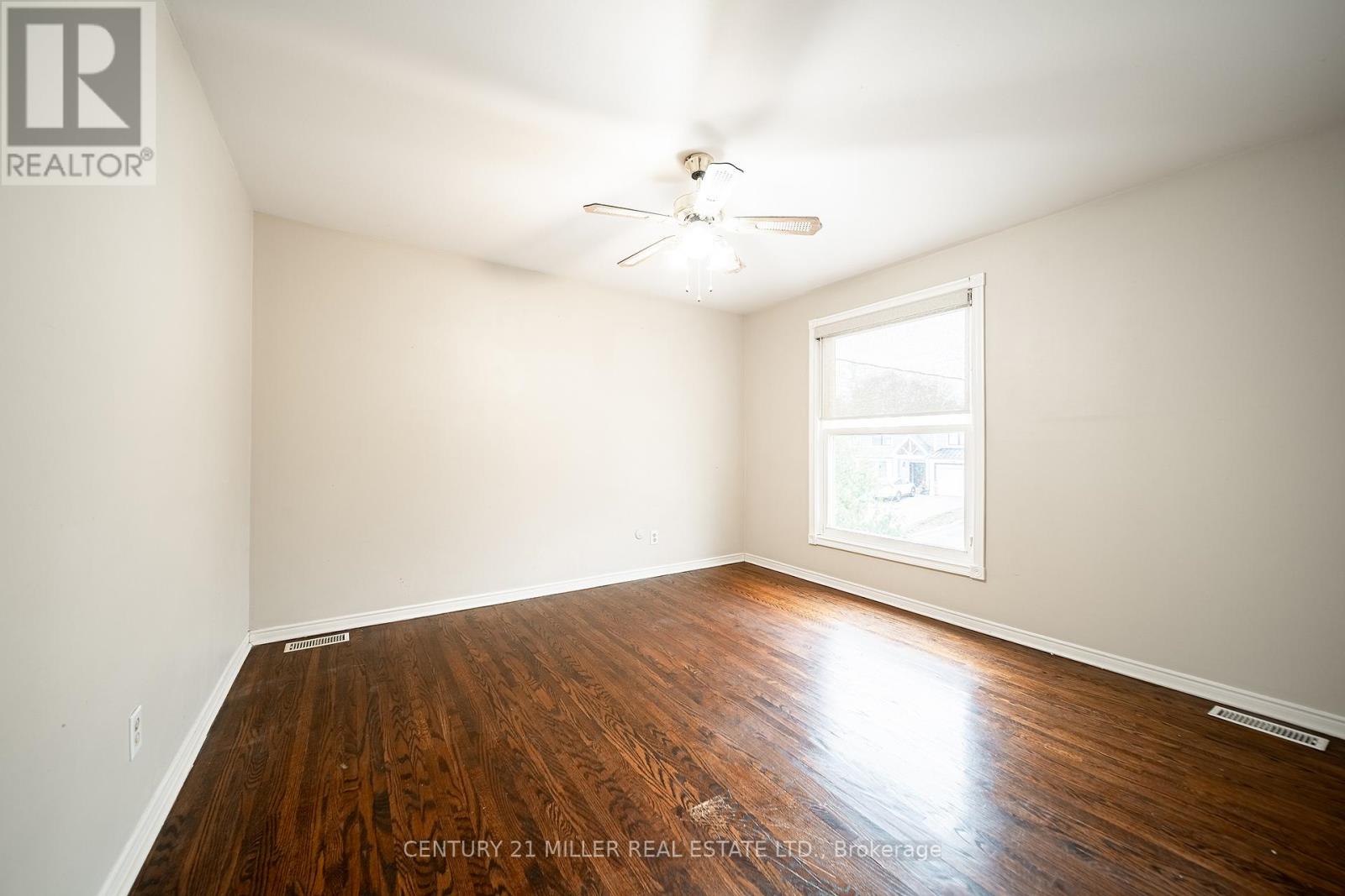 557 Trafford Crescent, Oakville, Ontario  L6L 3T4 - Photo 14 - W12983102