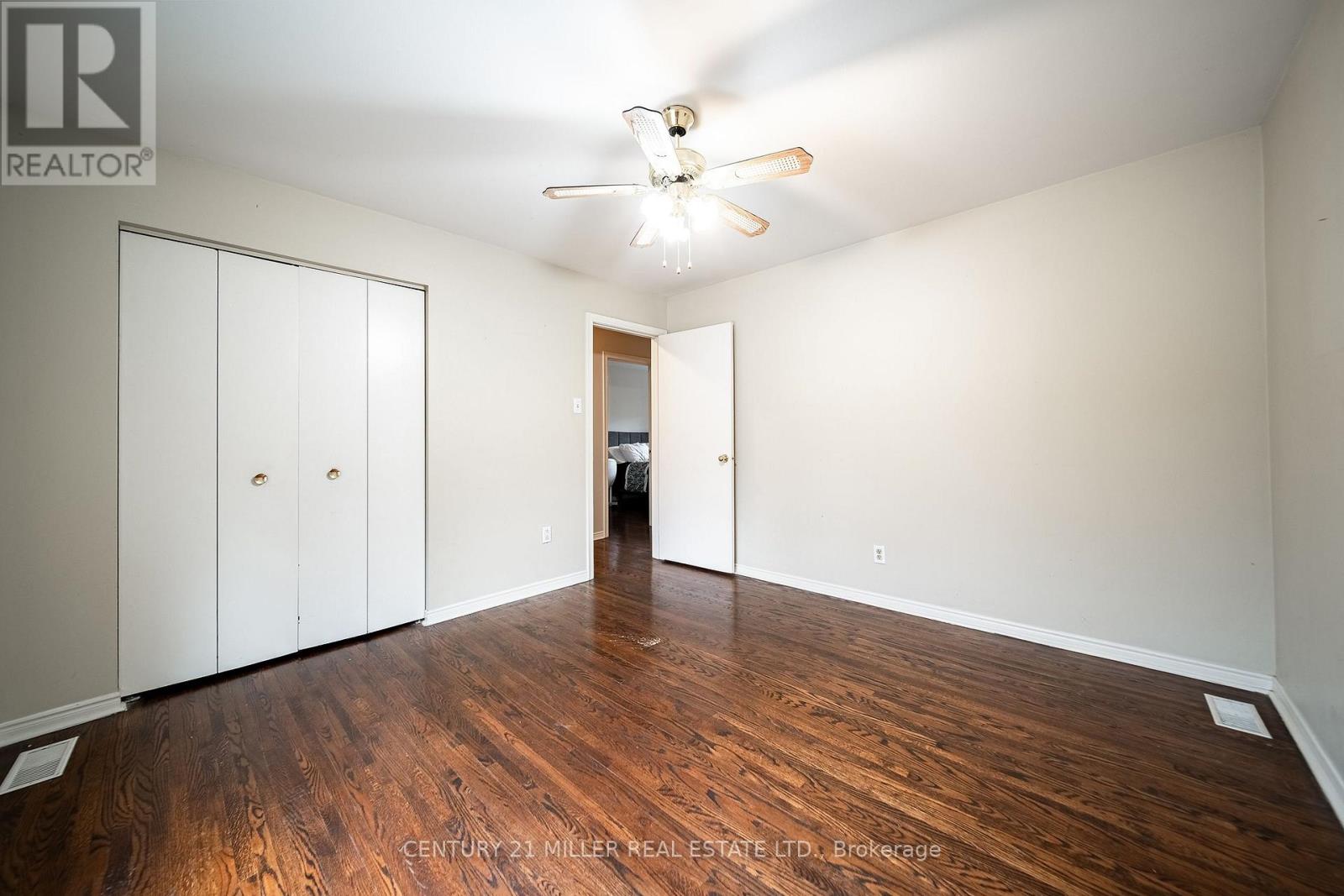 557 Trafford Crescent, Oakville, Ontario  L6L 3T4 - Photo 15 - W12983102