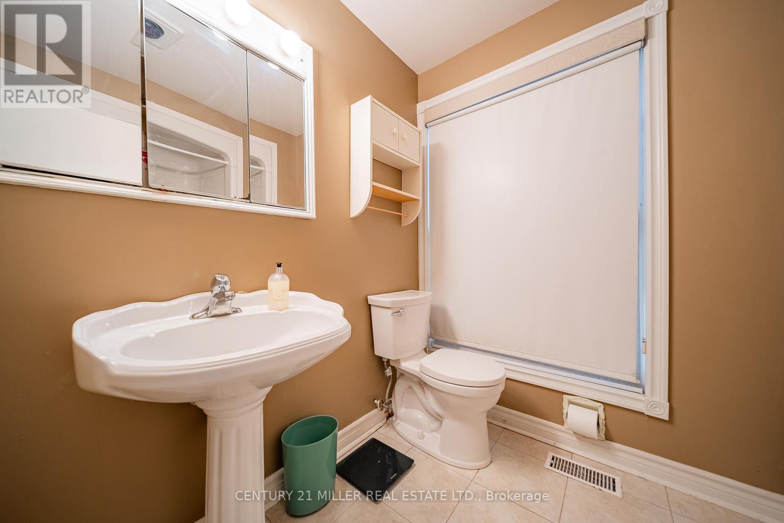 557 Trafford Crescent, Oakville, Ontario  L6L 3T4 - Photo 18 - W12983102