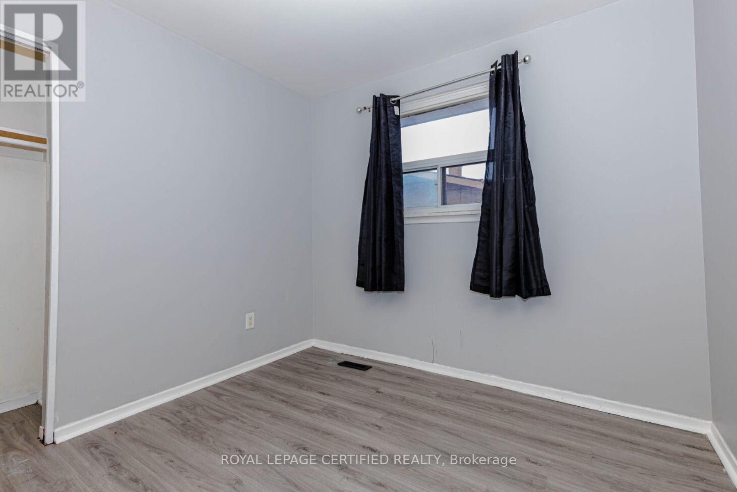 7256 Lancaster Avenue S, Mississauga, Ontario  L4T 2L6 - Photo 23 - W12983112