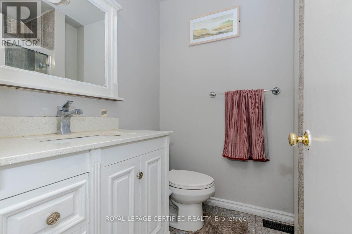 7256 Lancaster Avenue S, Mississauga, Ontario  L4T 2L6 - Photo 24 - W12983112