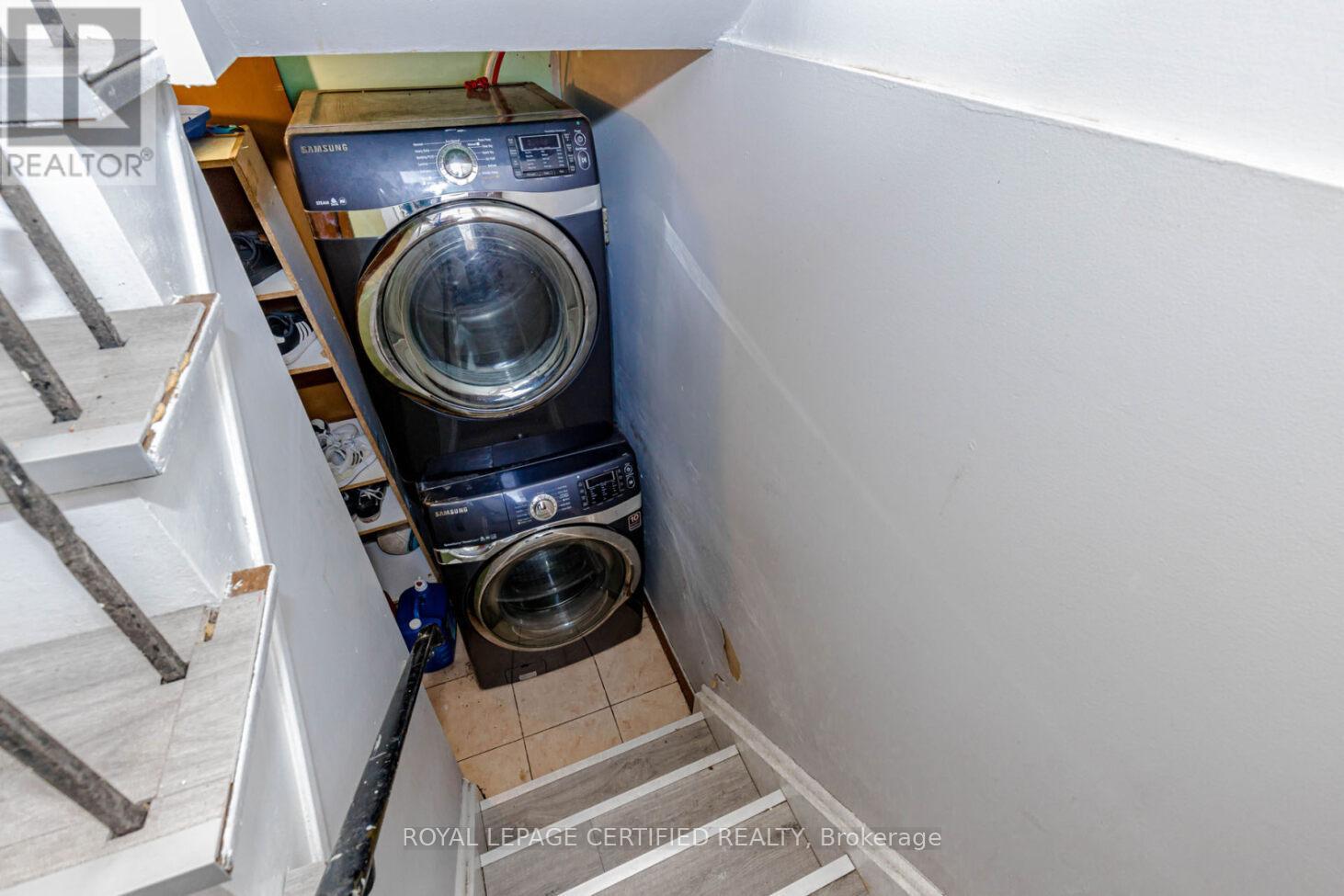 7256 Lancaster Avenue S, Mississauga, Ontario  L4T 2L6 - Photo 29 - W12983112