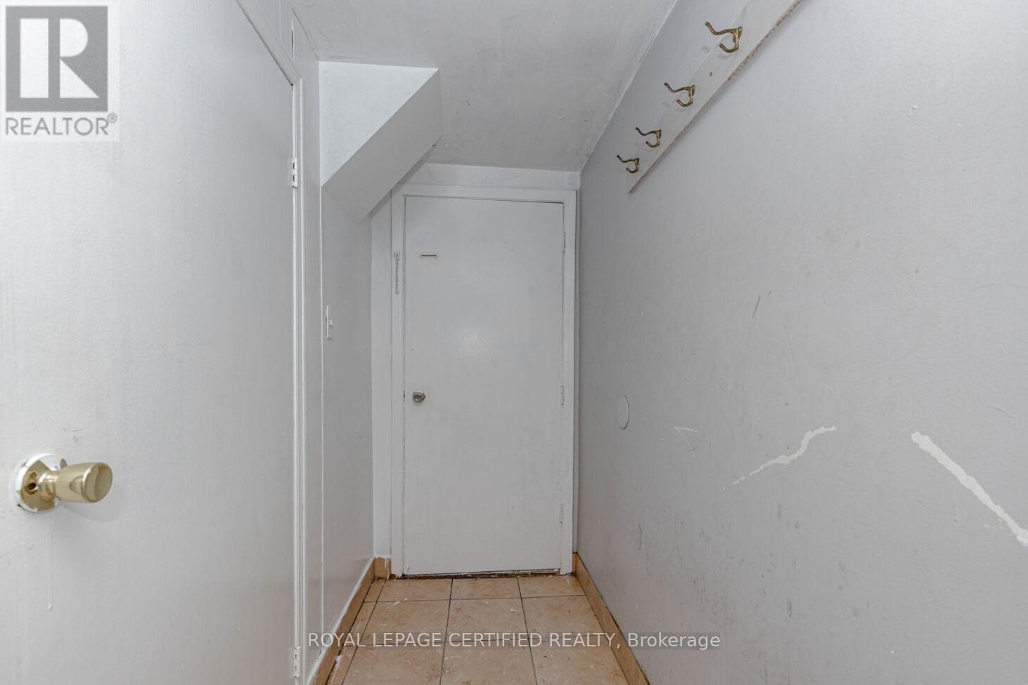 7256 Lancaster Avenue S, Mississauga, Ontario  L4T 2L6 - Photo 31 - W12983112