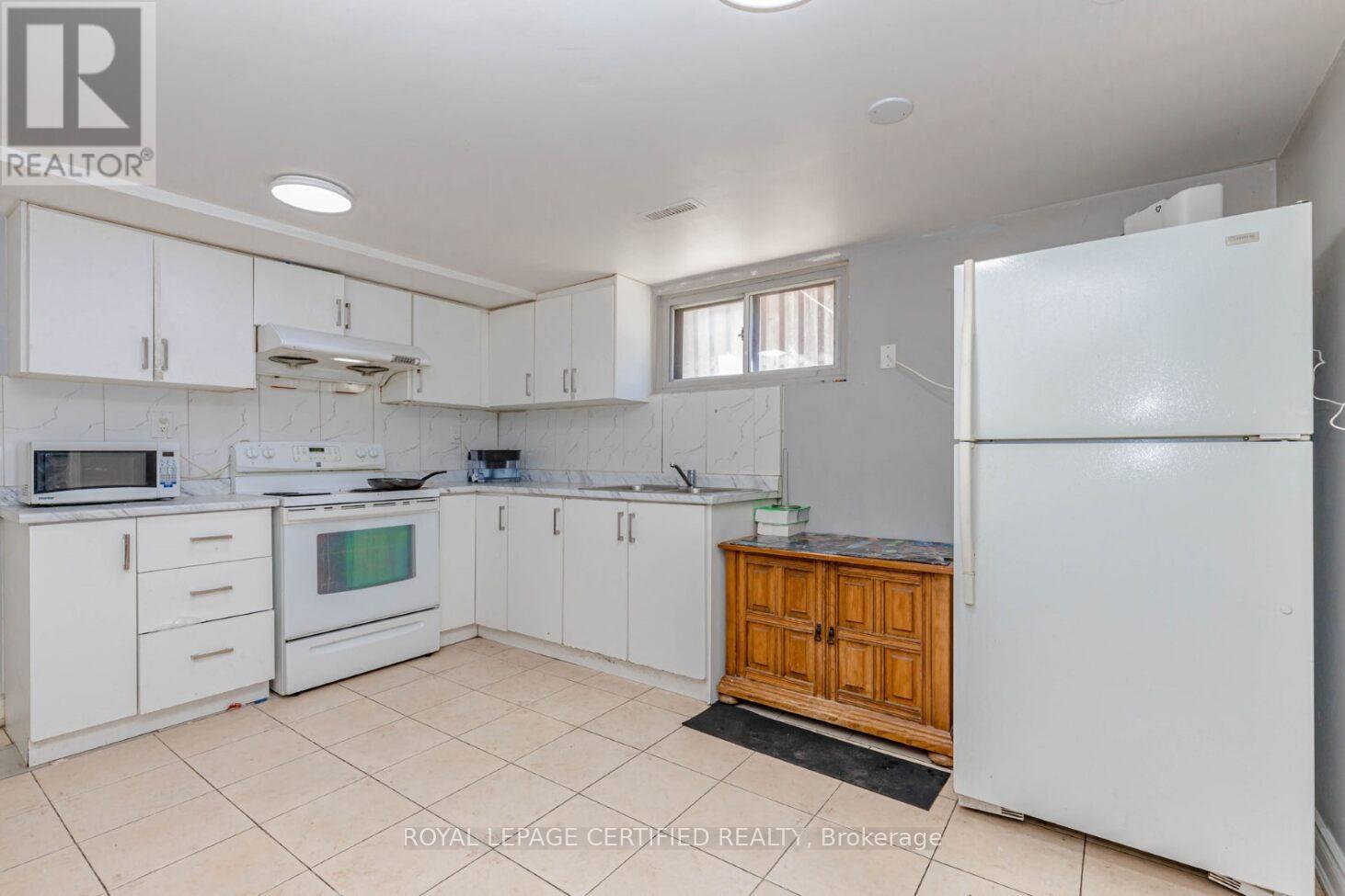 7256 Lancaster Avenue S, Mississauga, Ontario  L4T 2L6 - Photo 34 - W12983112