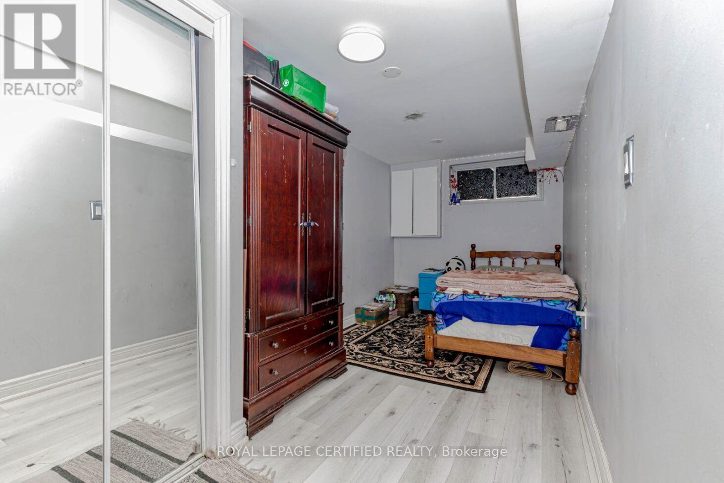 7256 Lancaster Avenue S, Mississauga, Ontario  L4T 2L6 - Photo 38 - W12983112