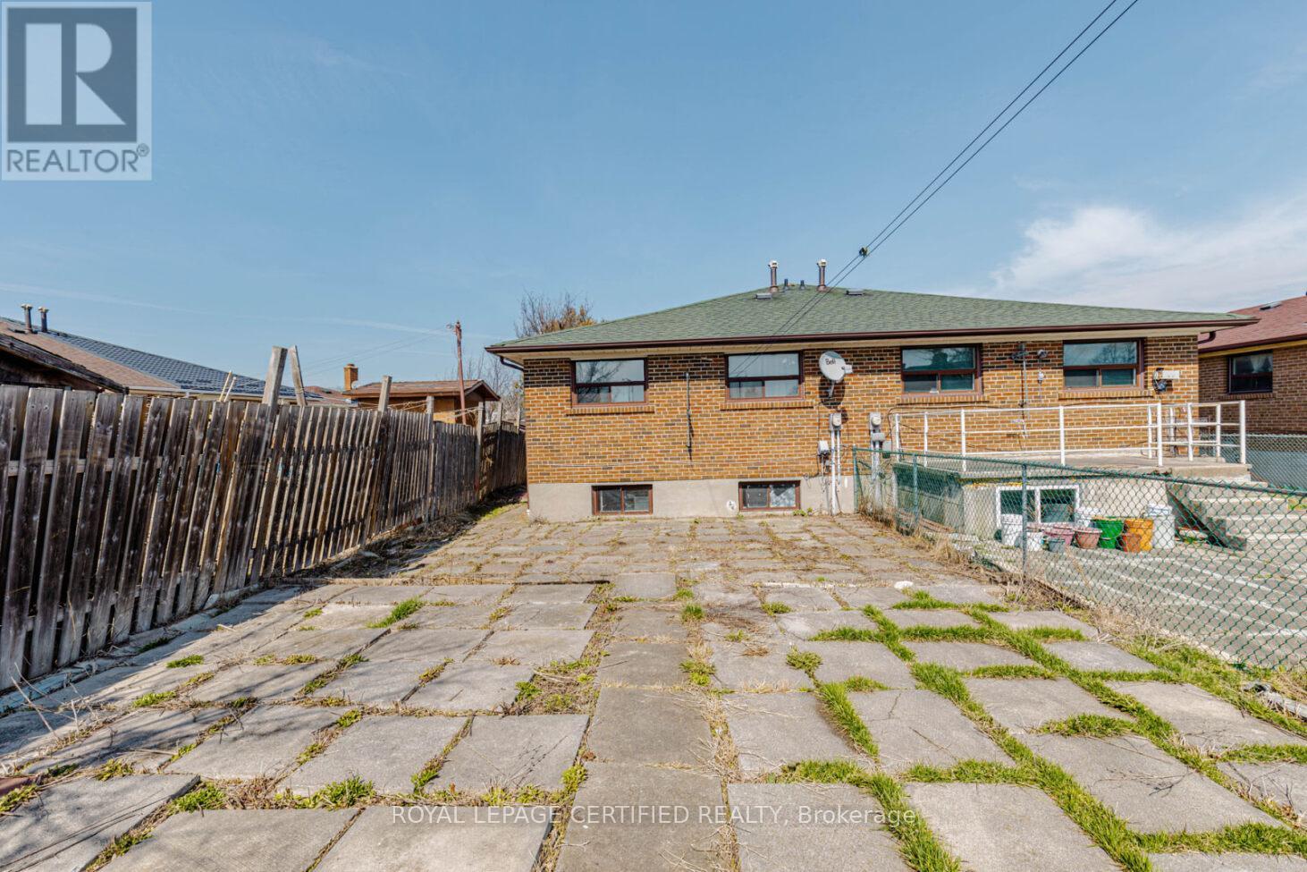 7256 Lancaster Avenue S, Mississauga, Ontario  L4T 2L6 - Photo 44 - W12983112