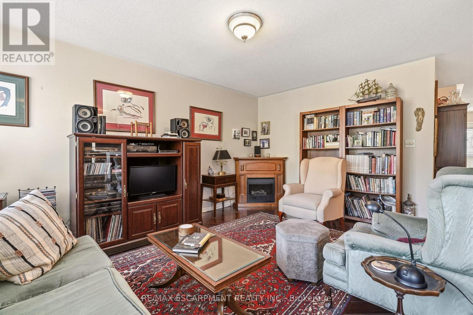 2211 Amberglen Court, Oakville, Ontario  L6M 4W8 - Photo 11 - W12983146