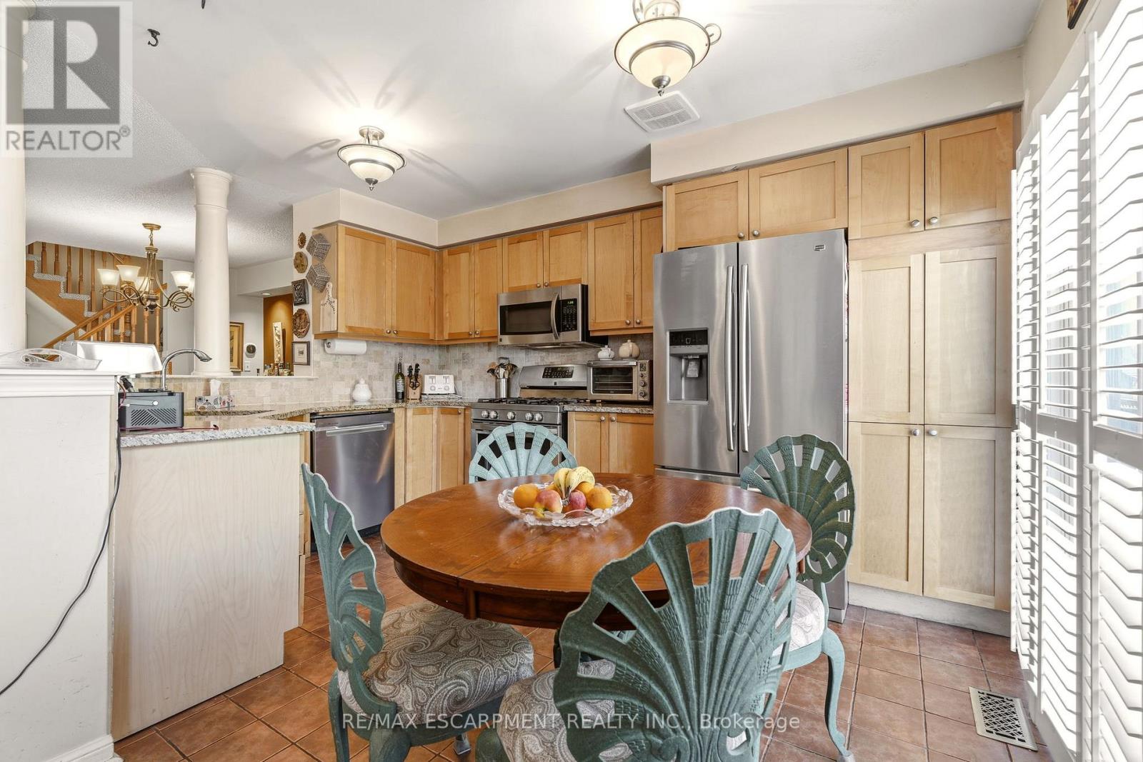 2211 Amberglen Court, Oakville, Ontario  L6M 4W8 - Photo 16 - W12983146