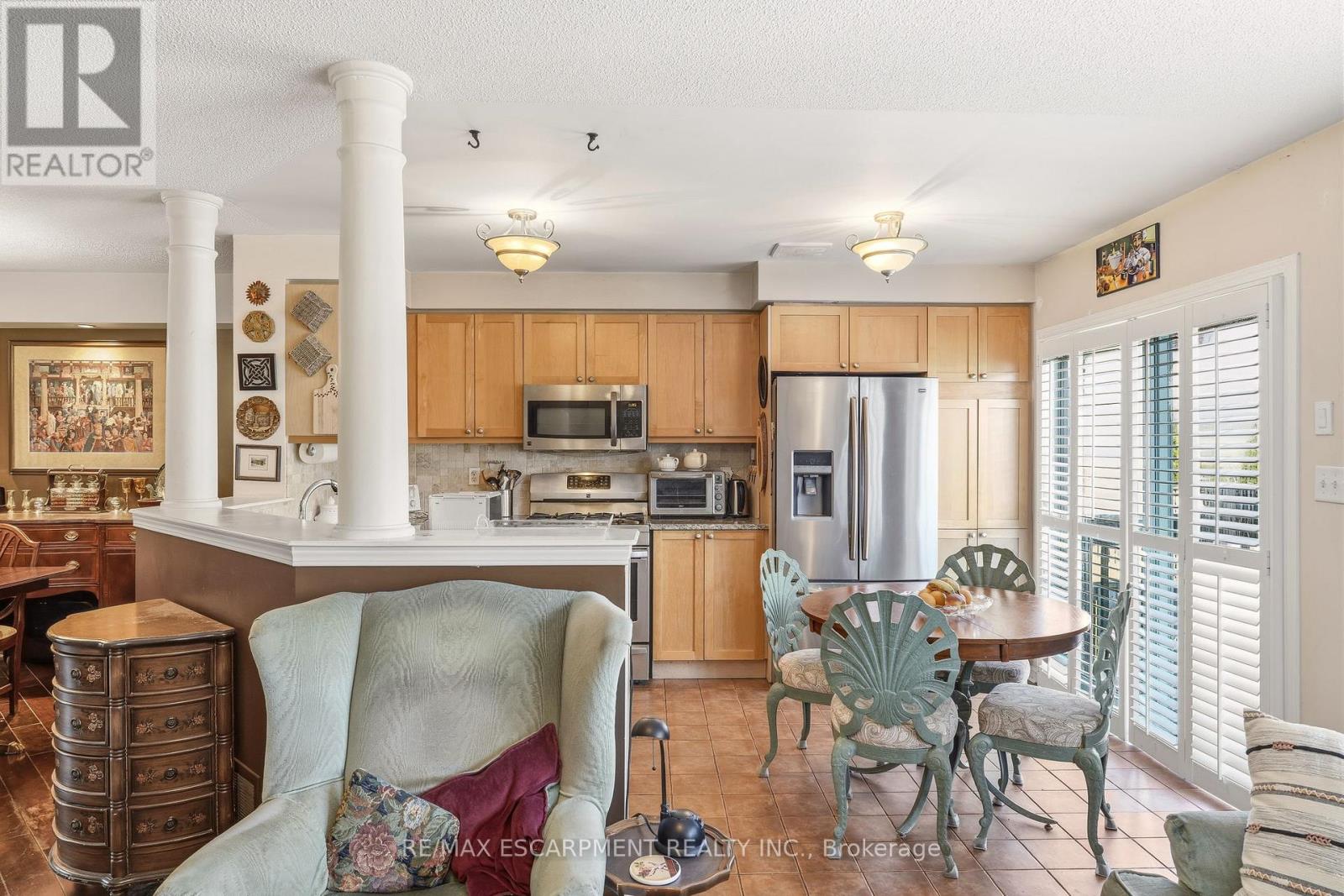 2211 Amberglen Court, Oakville, Ontario  L6M 4W8 - Photo 18 - W12983146