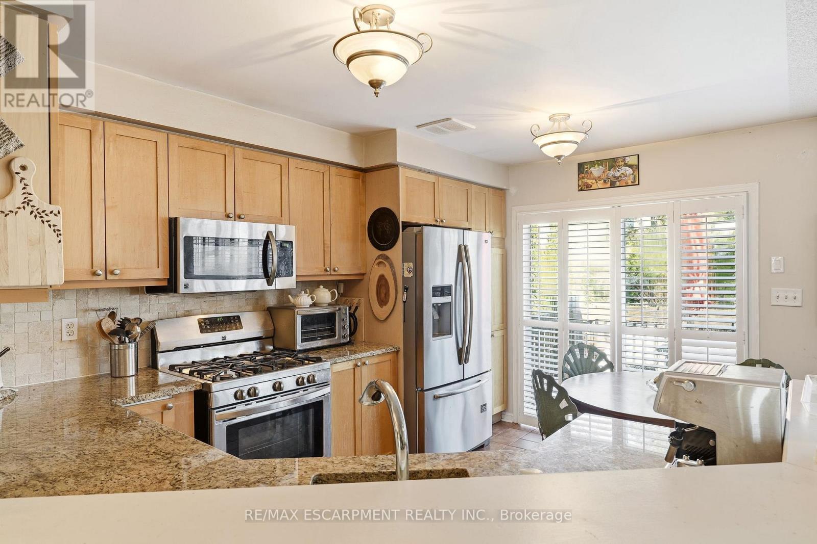 2211 Amberglen Court, Oakville, Ontario  L6M 4W8 - Photo 20 - W12983146