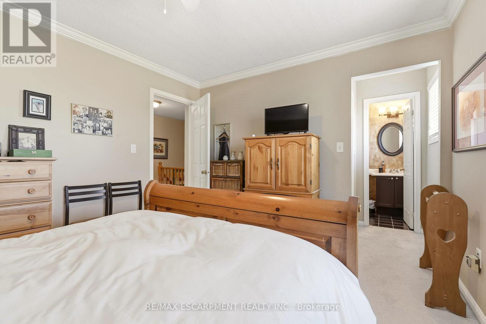 2211 Amberglen Court, Oakville, Ontario  L6M 4W8 - Photo 27 - W12983146