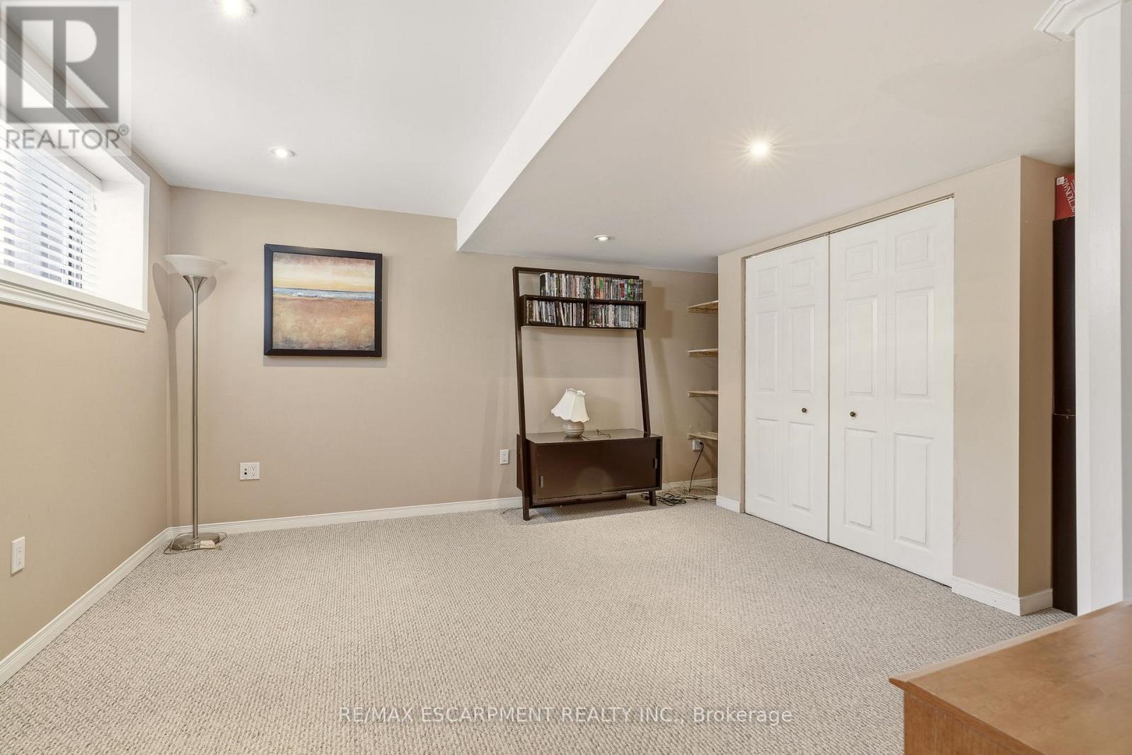 2211 Amberglen Court, Oakville, Ontario  L6M 4W8 - Photo 32 - W12983146