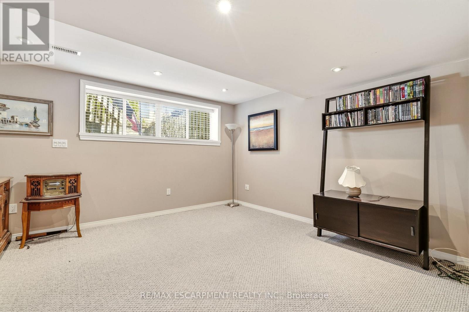 2211 Amberglen Court, Oakville, Ontario  L6M 4W8 - Photo 34 - W12983146