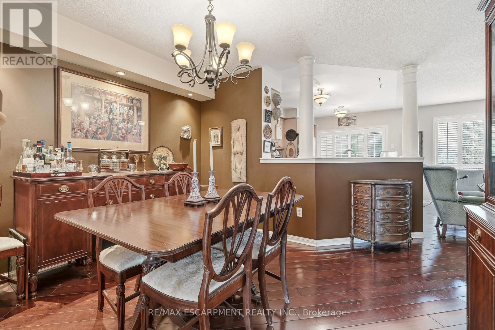 2211 Amberglen Court, Oakville, Ontario  L6M 4W8 - Photo 7 - W12983146