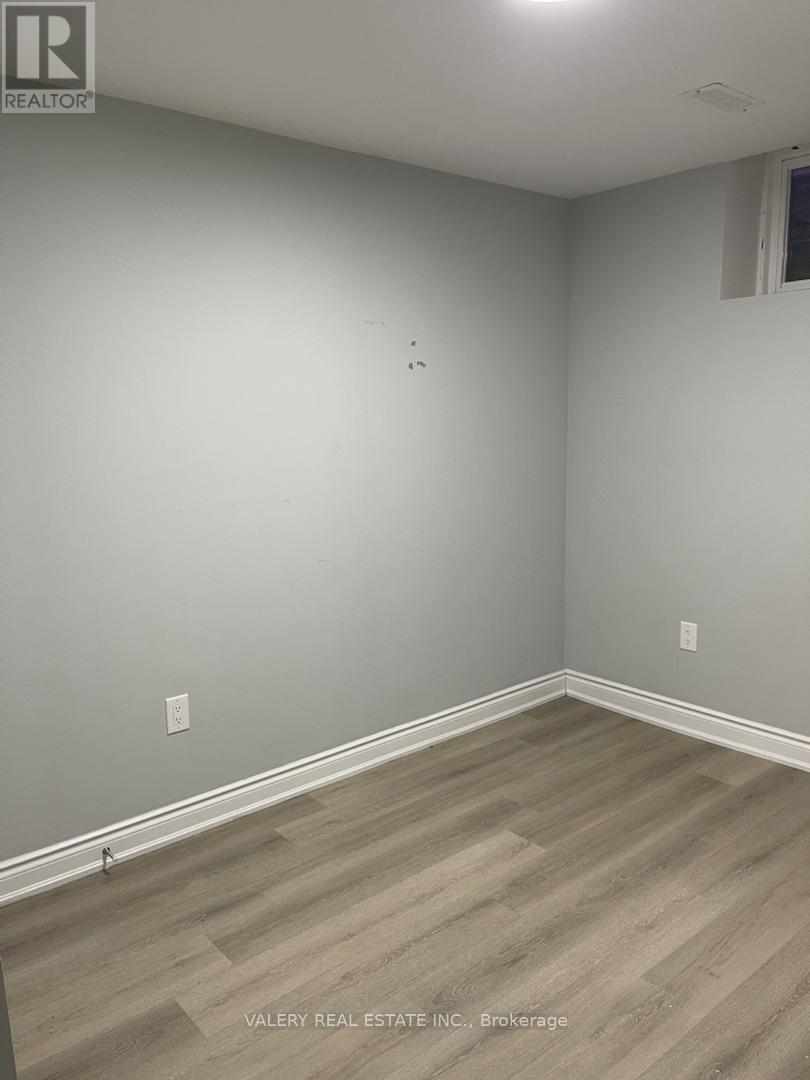 Lower - 13 Frampton Road, Brampton, Ontario  L7A 0G1 - Photo 6 - W12983170