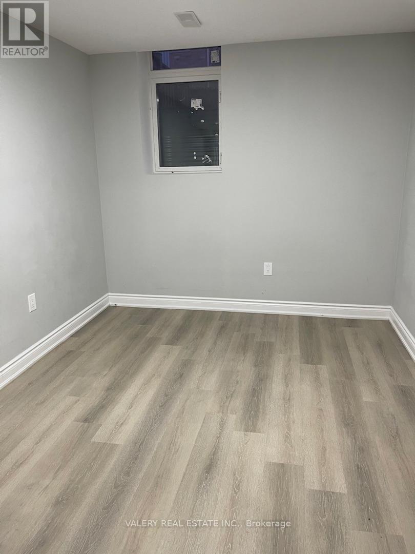 Lower - 13 Frampton Road, Brampton, Ontario  L7A 0G1 - Photo 8 - W12983170