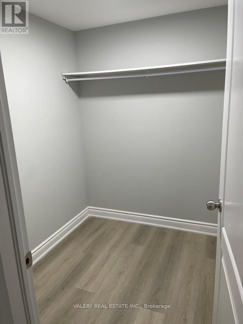 Lower - 13 Frampton Road, Brampton, Ontario  L7A 0G1 - Photo 9 - W12983170