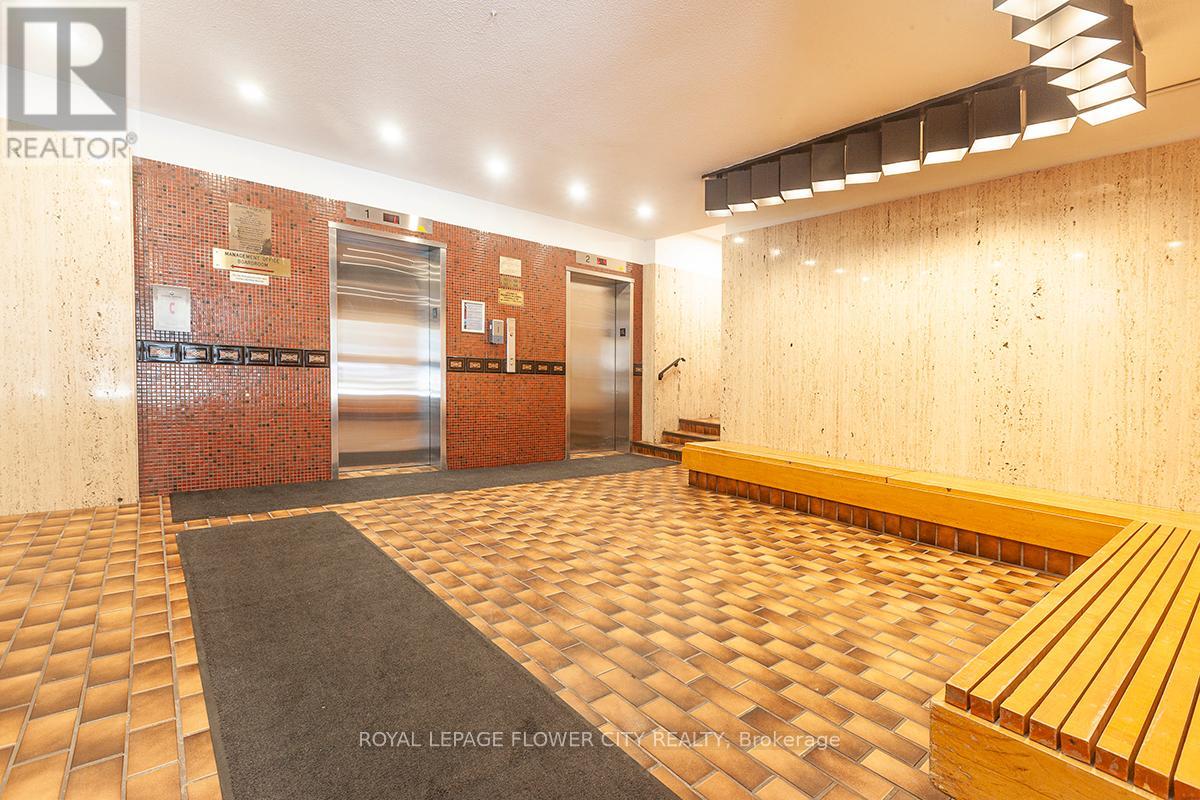 510 - 31 Four Winds Drive, Toronto, Ontario  M3J 1K9 - Photo 4 - W12983172