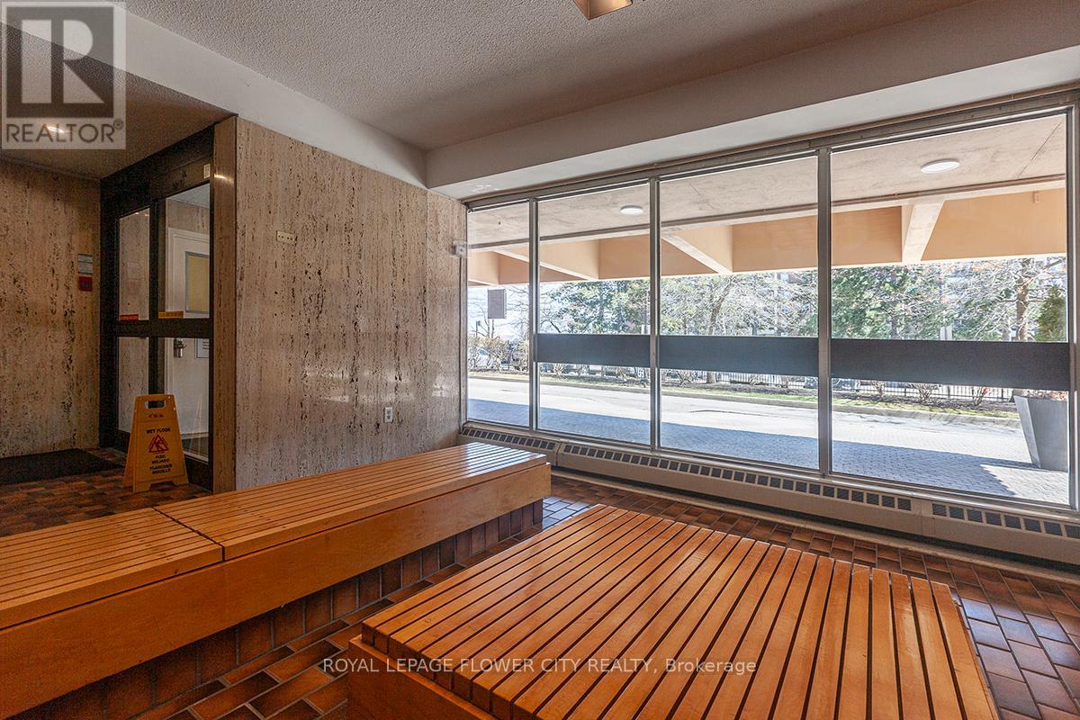 510 - 31 Four Winds Drive, Toronto, Ontario  M3J 1K9 - Photo 6 - W12983172