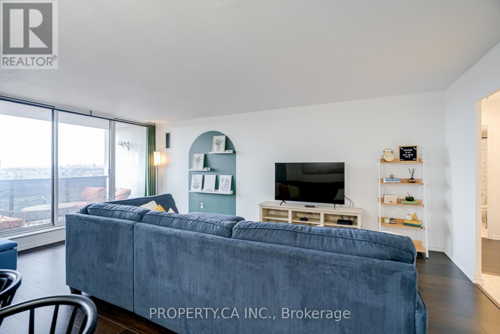 2008 - 85 Emmett Avenue, Toronto, Ontario  M6M 5A2 - Photo 5 - W12983186