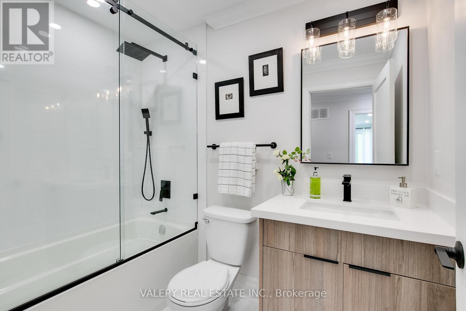 1 - 30 Morgan Avenue, Toronto, Ontario  M8Y 2Z8 - Photo 6 - W12983194