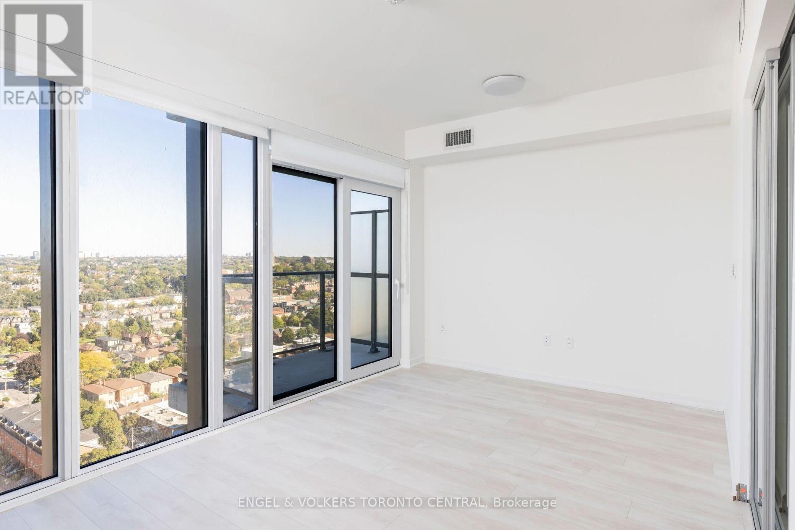 1908 - 1285 Dupont Road N, Toronto, Ontario  M6H 2H6 - Photo 5 - W12983208