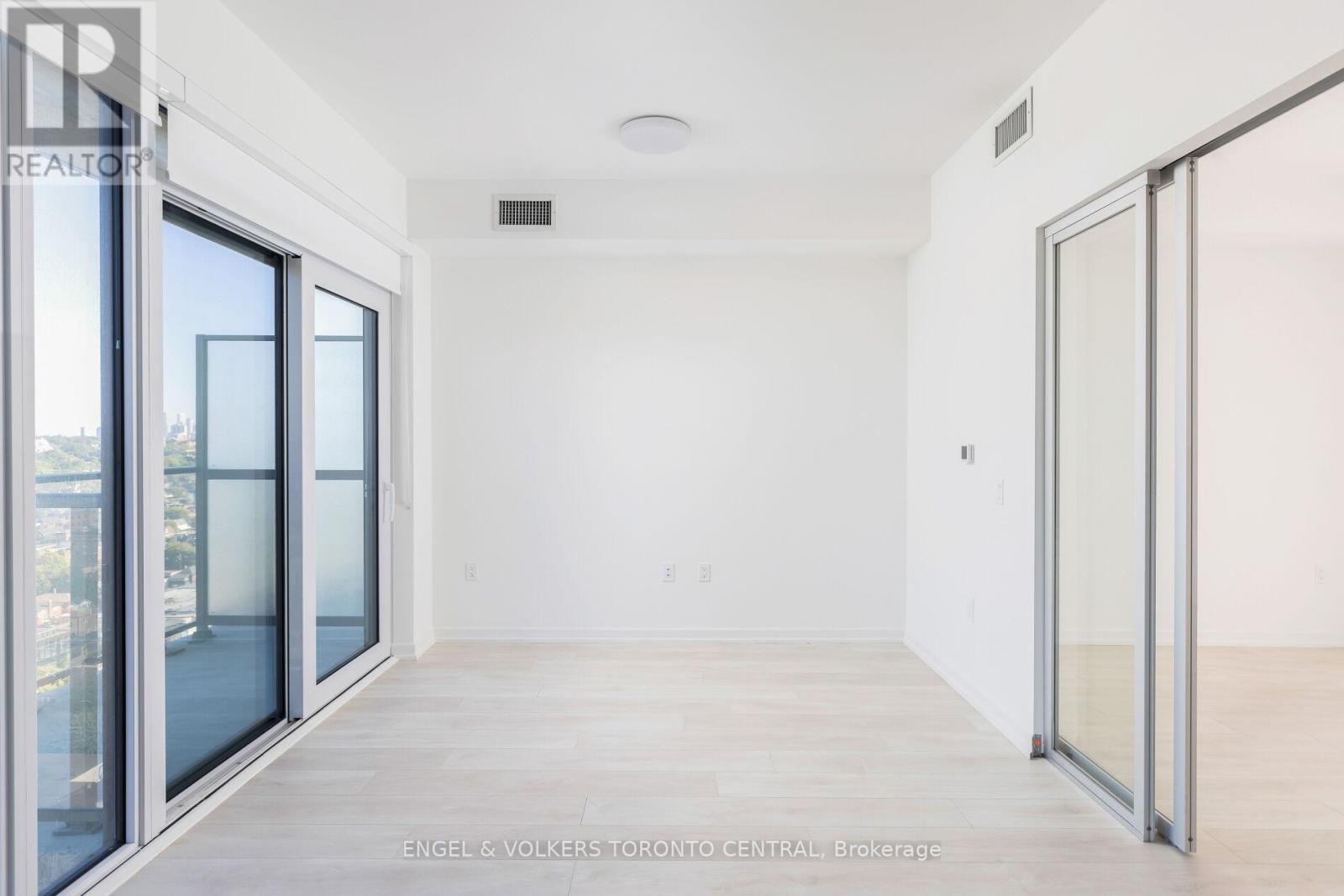 1908 - 1285 Dupont Road N, Toronto, Ontario  M6H 2H6 - Photo 6 - W12983208