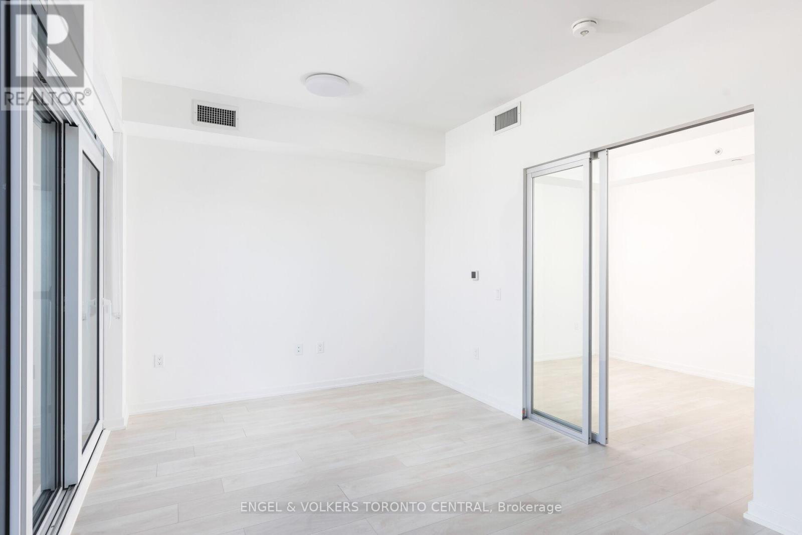 1908 - 1285 Dupont Road N, Toronto, Ontario  M6H 2H6 - Photo 7 - W12983208