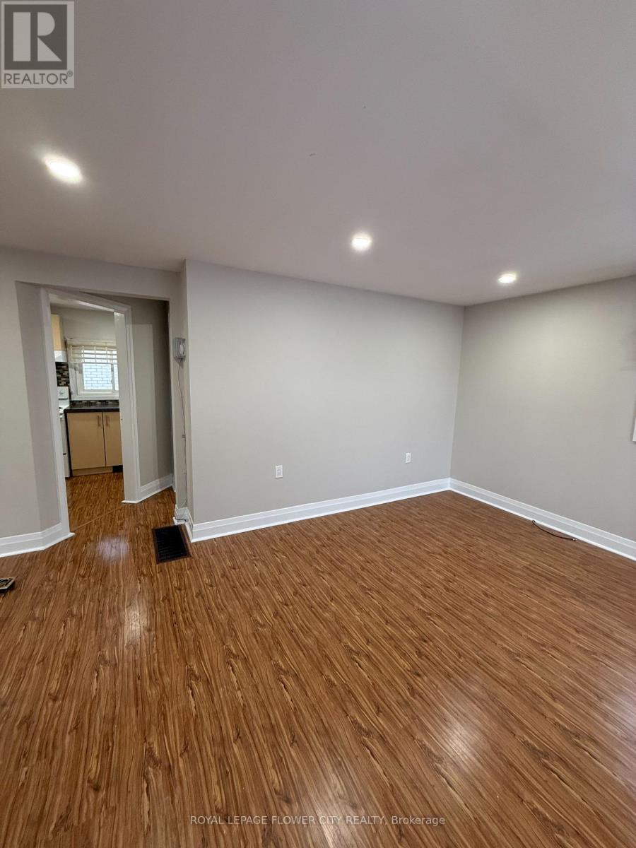 80 Willow Street, Caledon, Ontario  L7E 3G3 - Photo 2 - W12983214