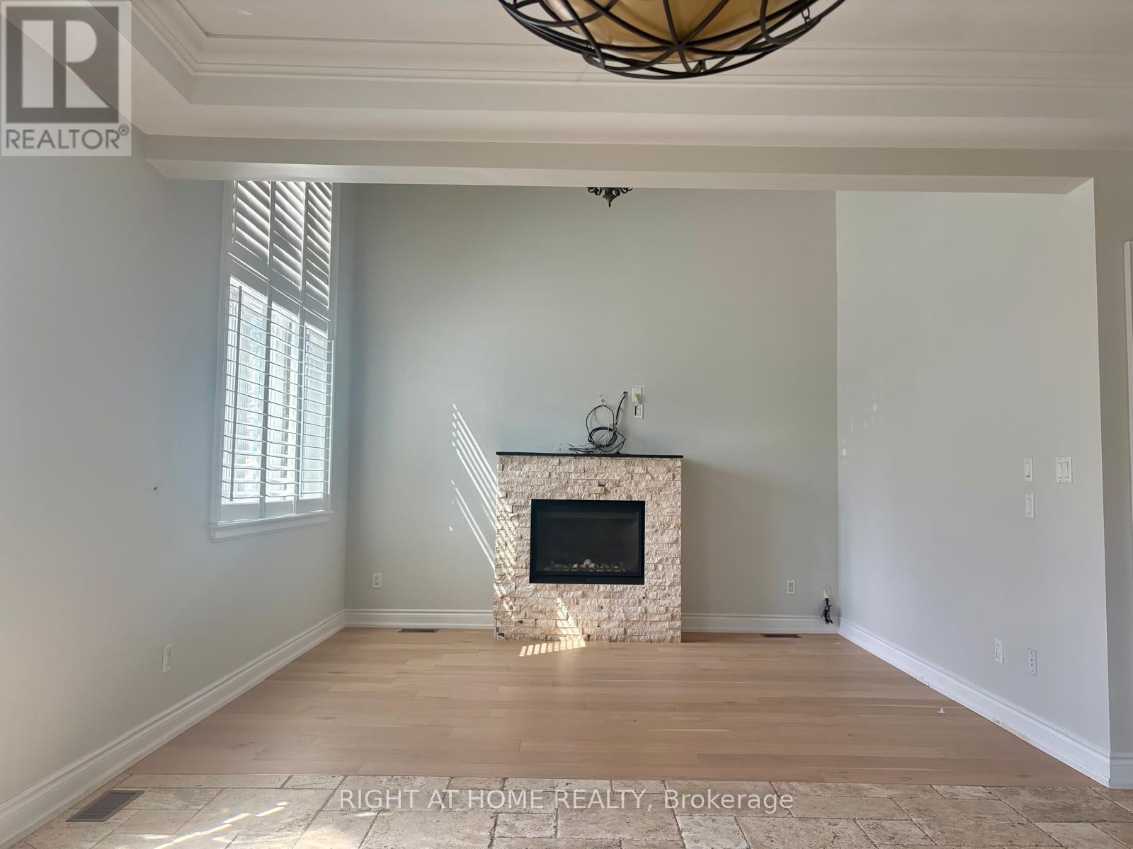 338 Ashbury Road, Oakville, Ontario  L6K 2M6 - Photo 12 - W12983252