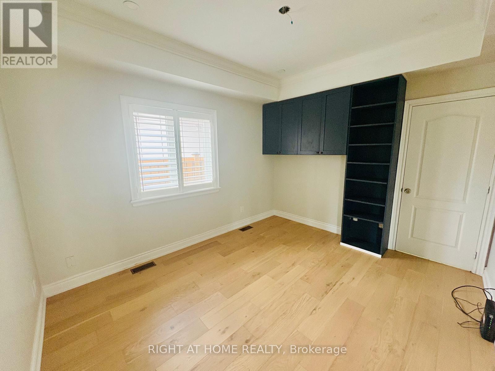 338 Ashbury Road, Oakville, Ontario  L6K 2M6 - Photo 14 - W12983252