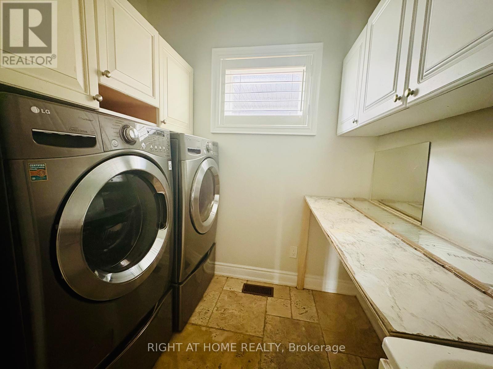 338 Ashbury Road, Oakville, Ontario  L6K 2M6 - Photo 16 - W12983252