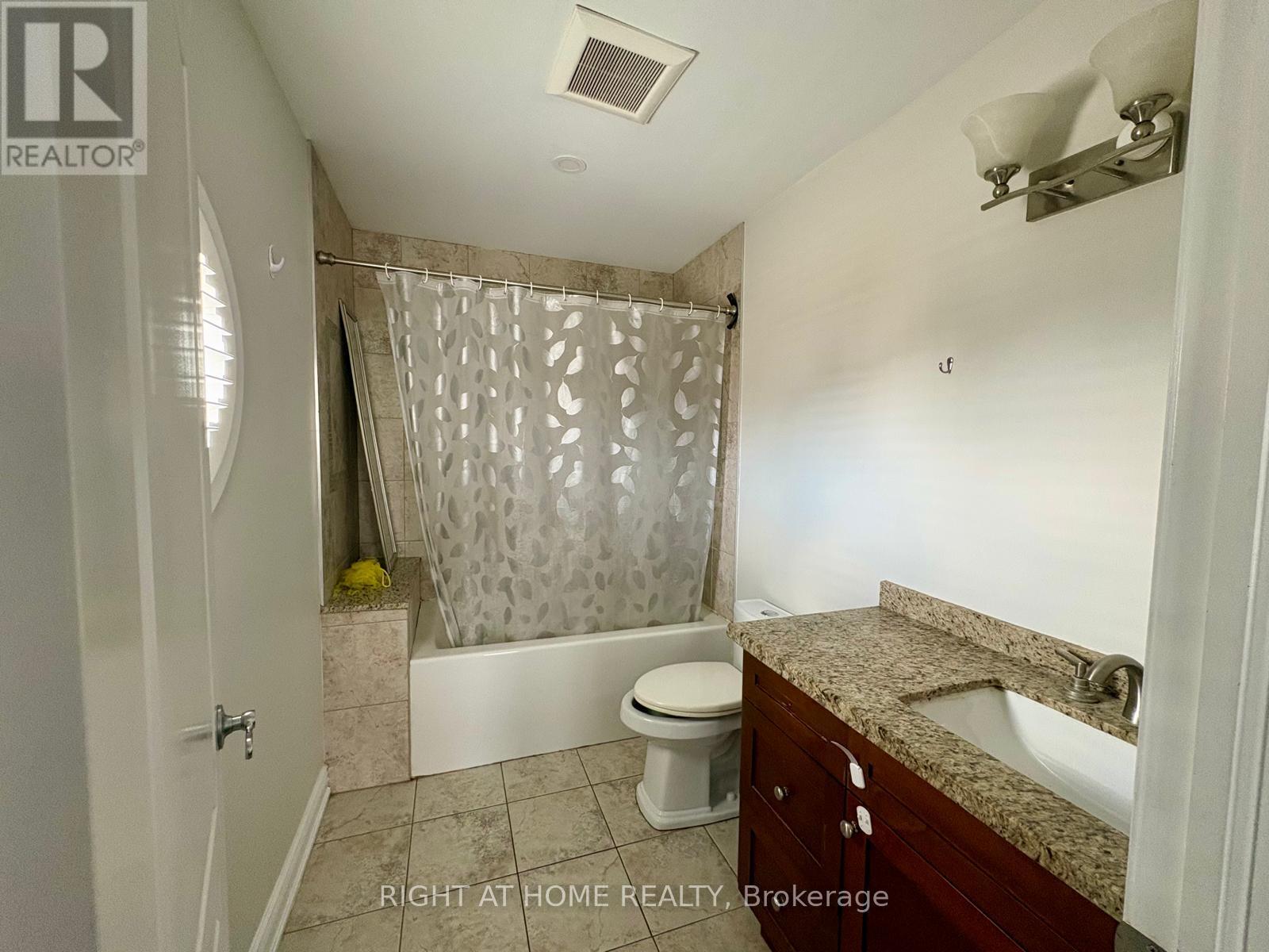 338 Ashbury Road, Oakville, Ontario  L6K 2M6 - Photo 23 - W12983252