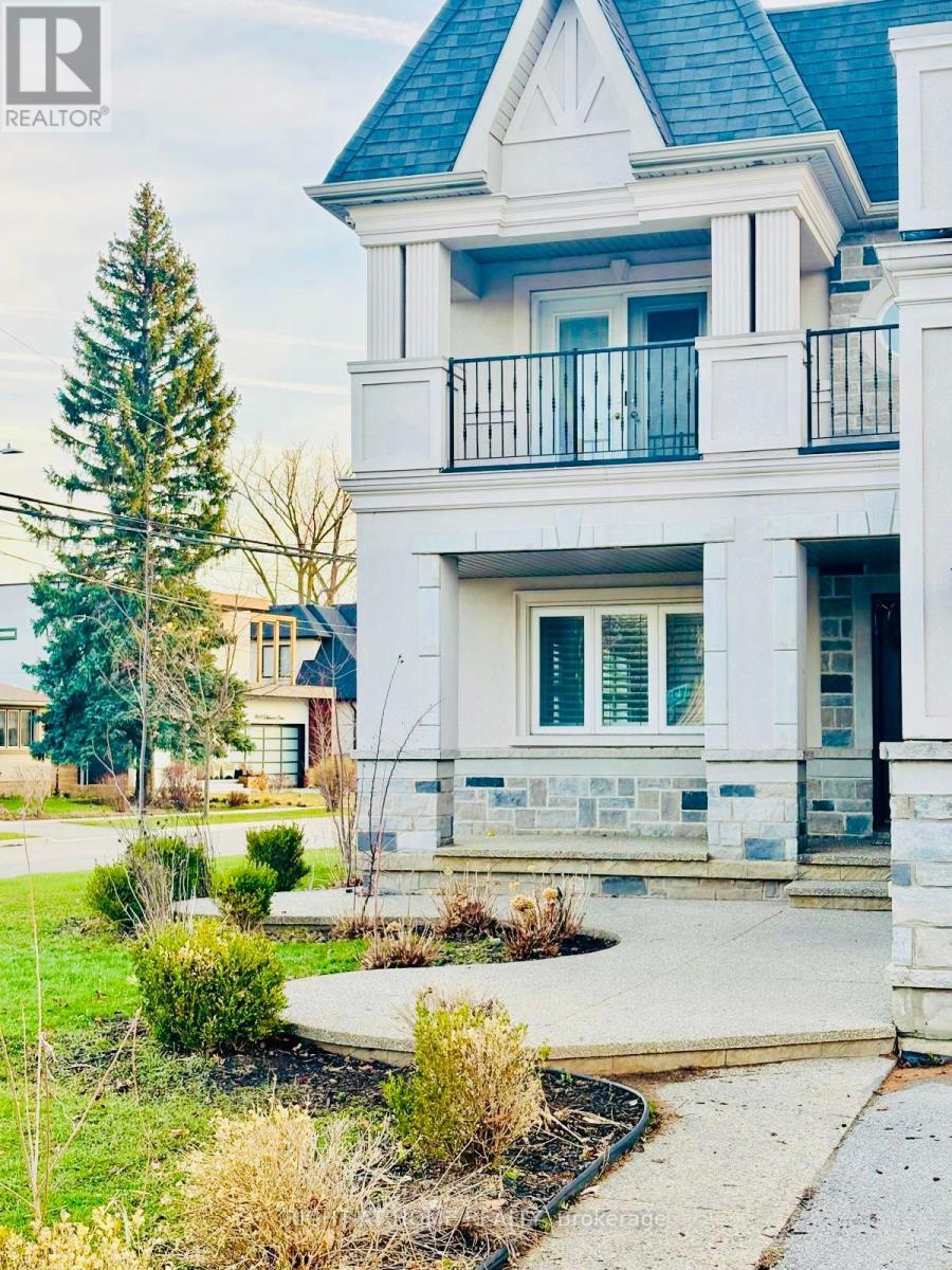 338 Ashbury Road, Oakville, Ontario  L6K 2M6 - Photo 3 - W12983252