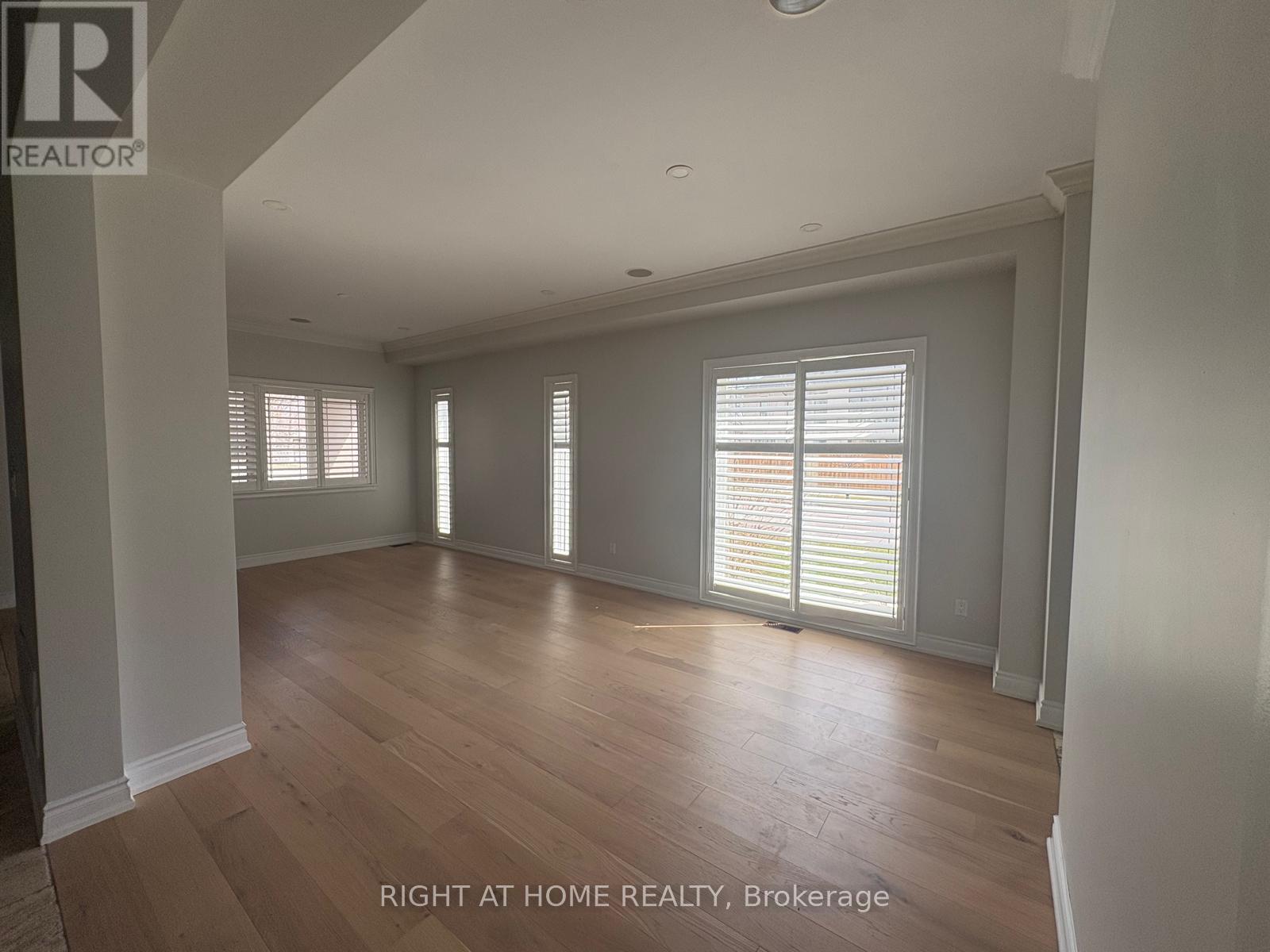 338 Ashbury Road, Oakville, Ontario  L6K 2M6 - Photo 6 - W12983252