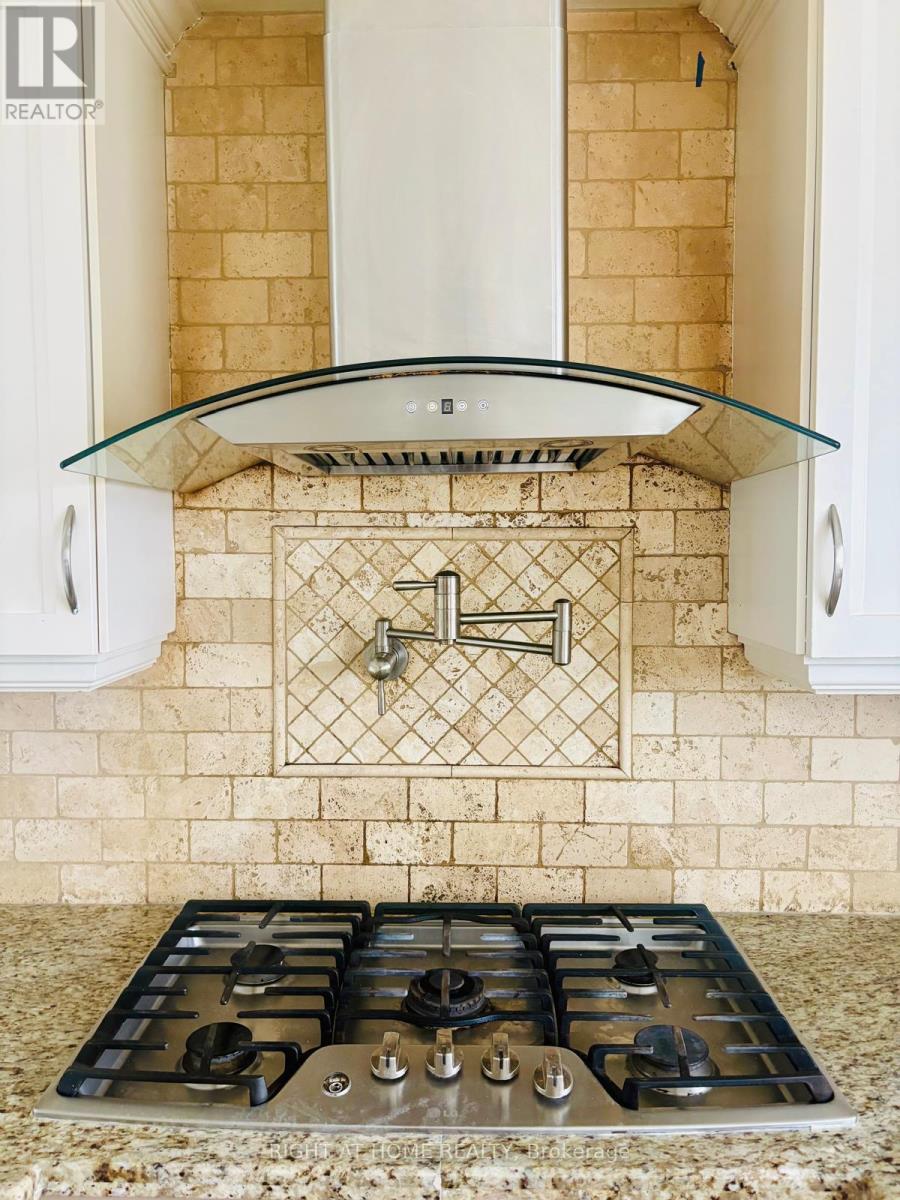 338 Ashbury Road, Oakville, Ontario  L6K 2M6 - Photo 8 - W12983252