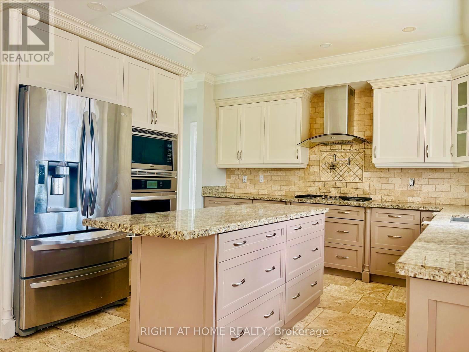 338 Ashbury Road, Oakville, Ontario  L6K 2M6 - Photo 9 - W12983252