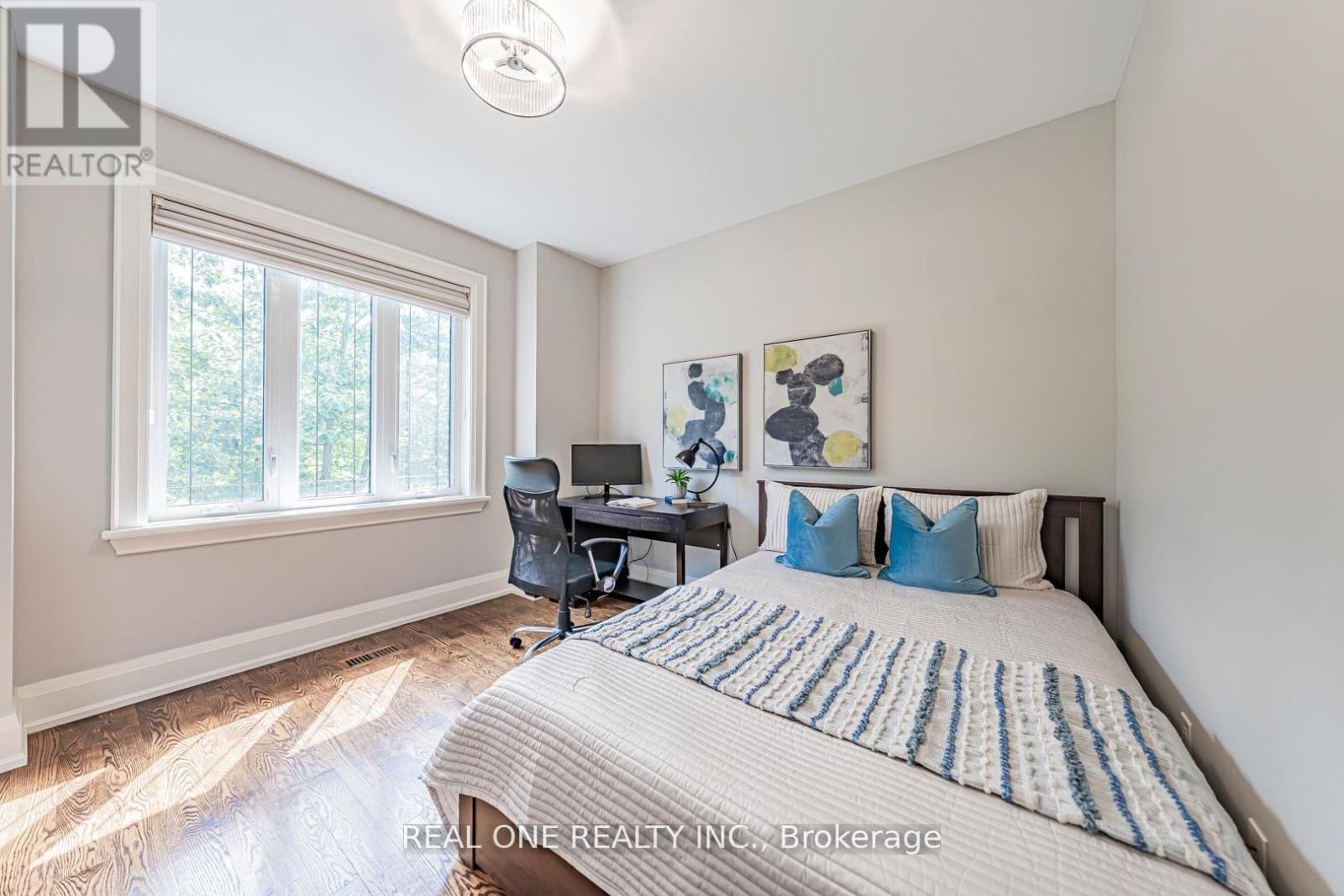 2095 Springfield Road, Mississauga, Ontario  L5K 1C1 - Photo 21 - W12983292