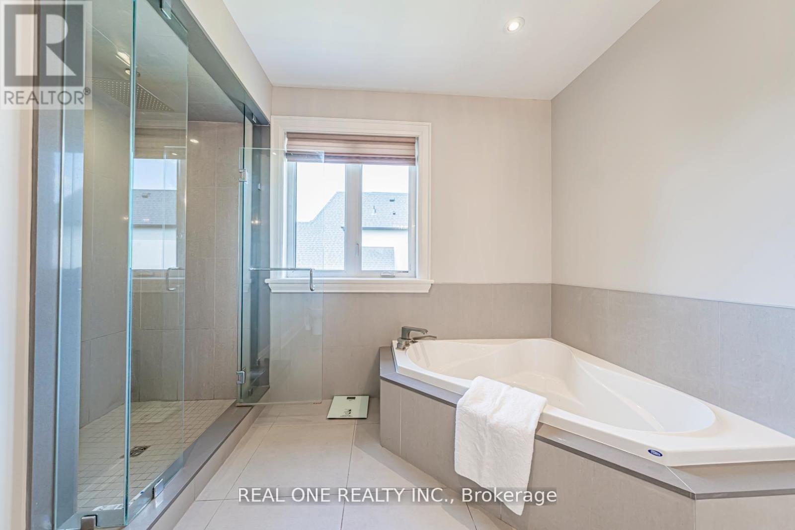 2095 Springfield Road, Mississauga, Ontario  L5K 1C1 - Photo 35 - W12983292