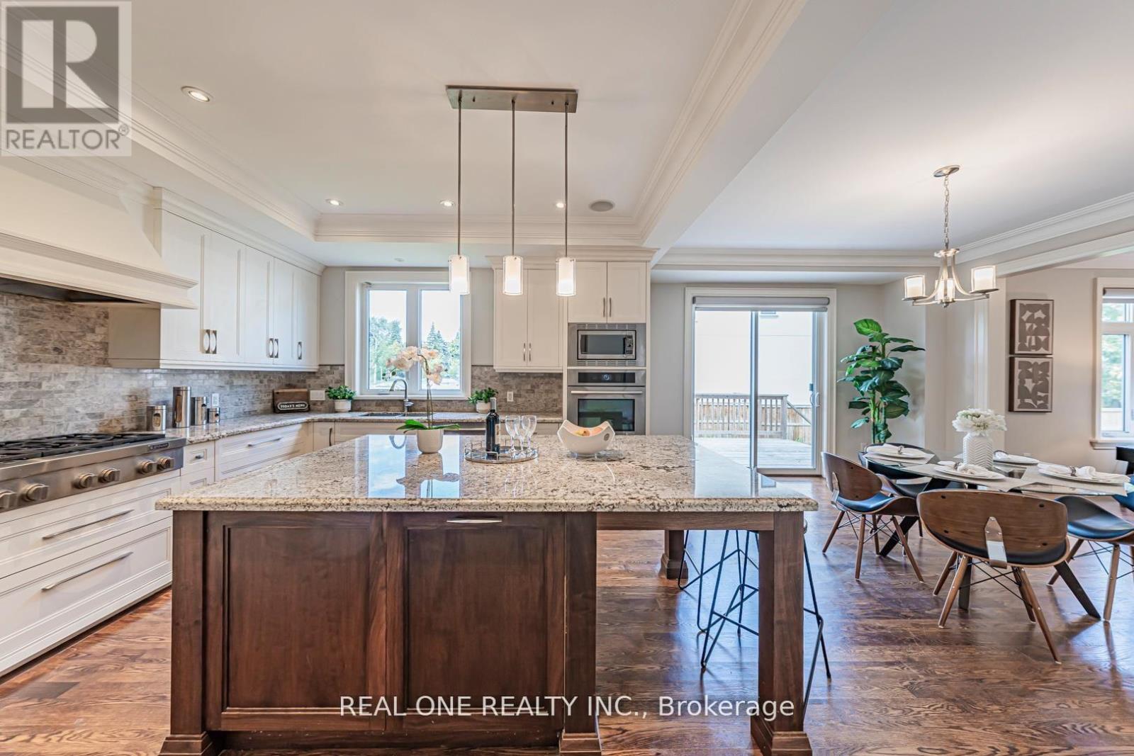 2095 Springfield Road, Mississauga, Ontario  L5K 1C1 - Photo 7 - W12983292