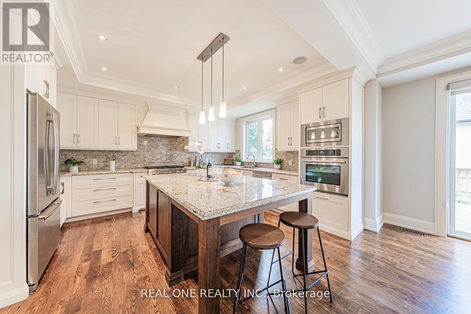 2095 Springfield Road, Mississauga, Ontario  L5K 1C1 - Photo 8 - W12983292