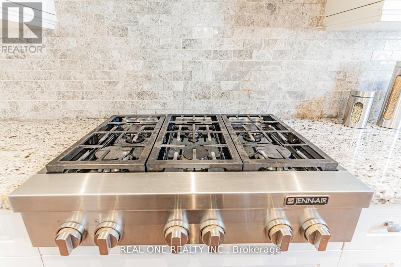 2095 Springfield Road, Mississauga, Ontario  L5K 1C1 - Photo 9 - W12983292