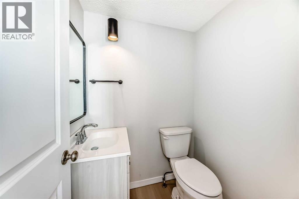 6301 Bowwood Drive NW, Calgary, Alberta  t3b 2g3 - Photo 17 - A2299219