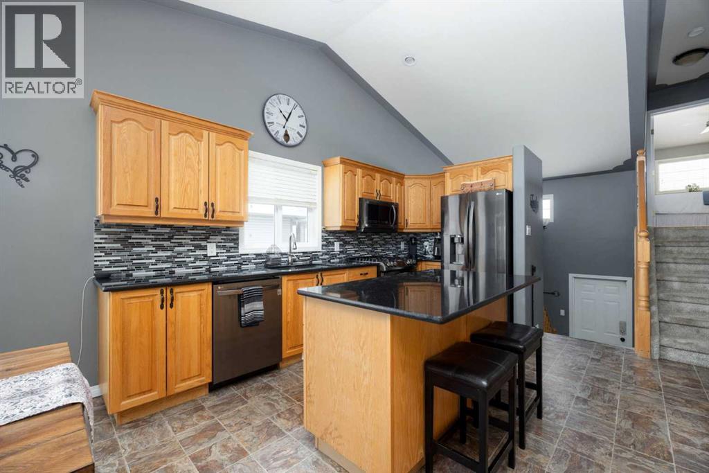 196 Waniandy Way, Fort Mcmurray, Alberta  T9H 5L8 - Photo 8 - A2297866