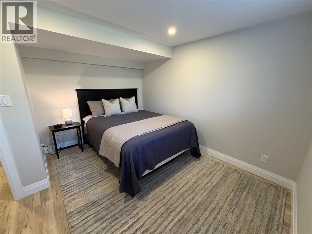 5168 Lakeshore Road, Plympton-Wyoming, Ontario  N0N 1J6 - Photo 28 - 25013568