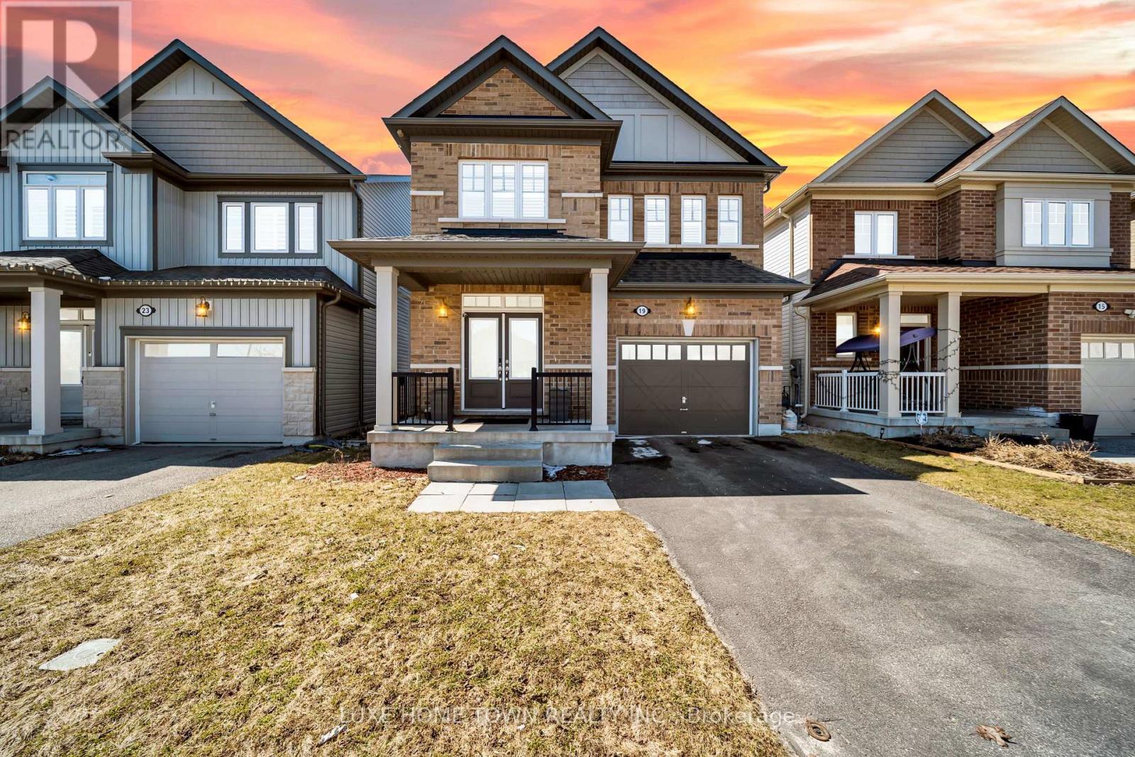 19 Findlay Way, Centre Wellington, Ontario  N1M 0A4 - Photo 1 - X12982998