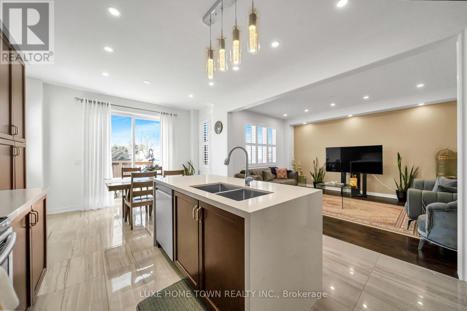 19 Findlay Way, Centre Wellington, Ontario  N1M 0A4 - Photo 18 - X12982998