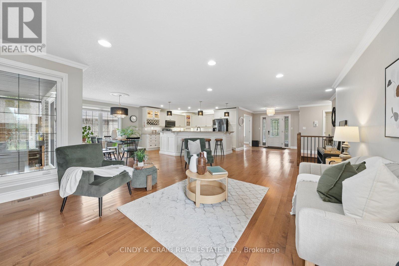 28 Pine Marsh Lane, Quinte West, Ontario  K8V 0A5 - Photo 3 - X12983056